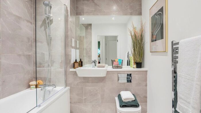 1 Bedroom Flat For Sale In Halewood Way, Rainham, RM13