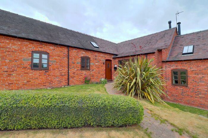 3 Bedroom Barn Conversion For Sale In Old Leese Barns, Billington, Stafford, ST18
