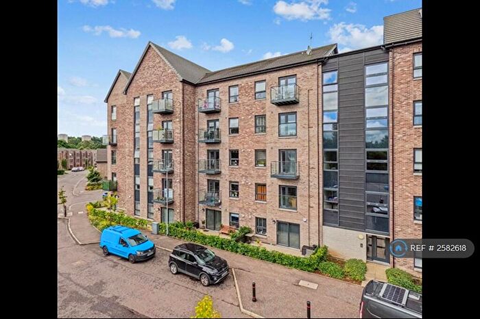 2 Bedroom Flat To Rent In Glasgow, Glasgow, G43