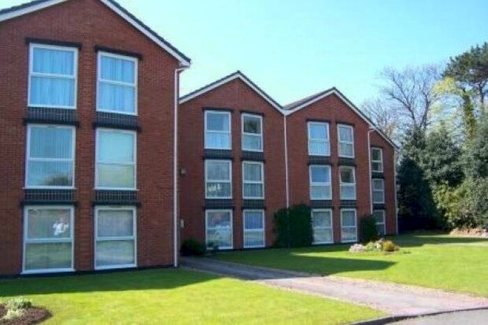 2 Bedroom Flat To Rent In Rosecroft Court, Wirral, CH47