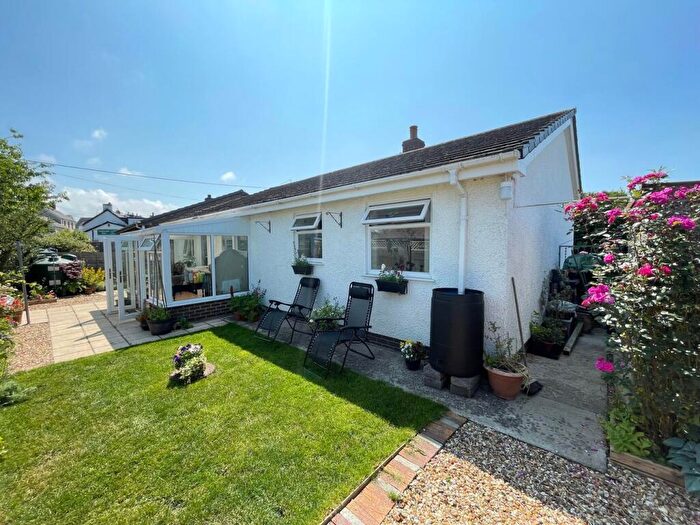 2 Bedroom Bungalow For Sale In Cross Inn, New Quay, SA44