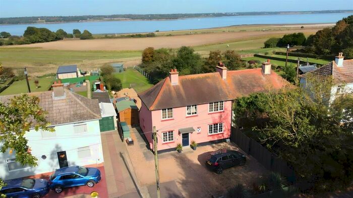 3 Bedroom Semi-Detached House For Sale In Harwich Road, Bradfield, CO11