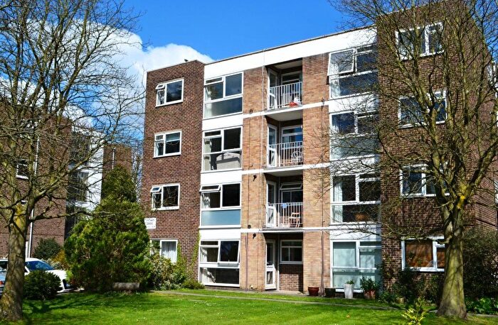 2 Bedroom Flat To Rent In Copers Cope Road, Beckenham, BR3