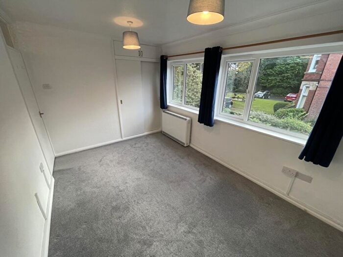 2 Bedroom Apartment To Rent In Pedmore - Pine Court, Redlake Road, DY9