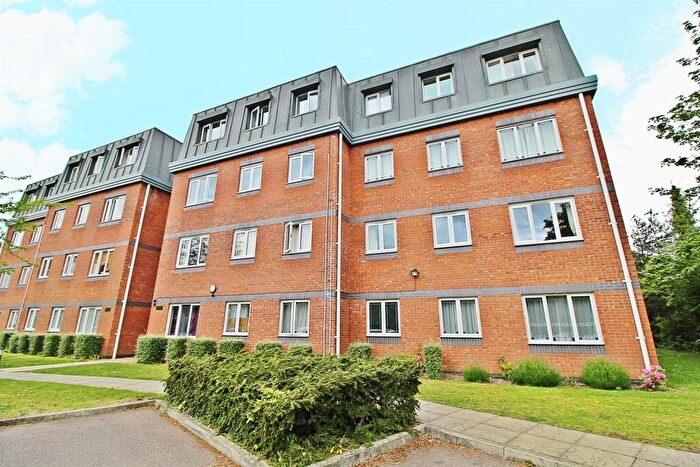 2 Bedroom Flat To Rent In De Havilland House, AL10