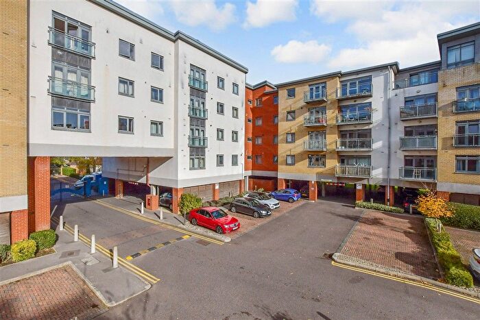 1 Bedroom Flat For Sale In Hart Street, Maidstone, Kent, ME16