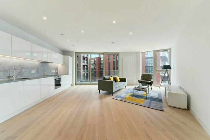 2 Bedroom Flat To Rent In Liner House, Royal Wharf, London, E16