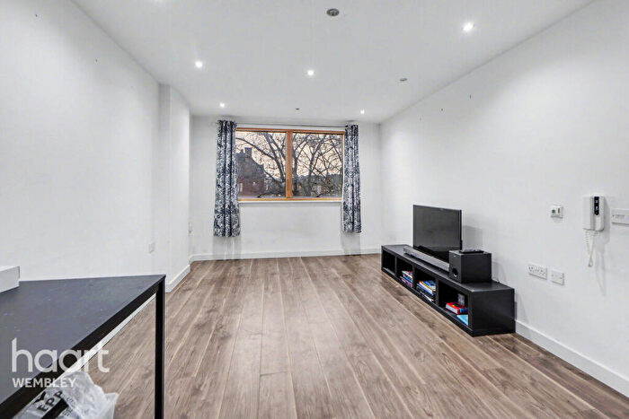 1 Bedroom Flat For Sale In Craven Park, London, NW10