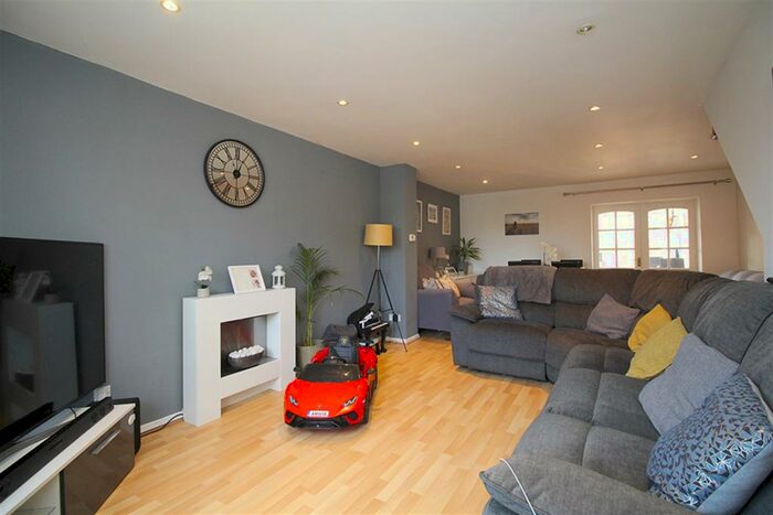 4 Bedroom Semi-Detached House To Rent In Speeds Pingle, Loughborough, LE11