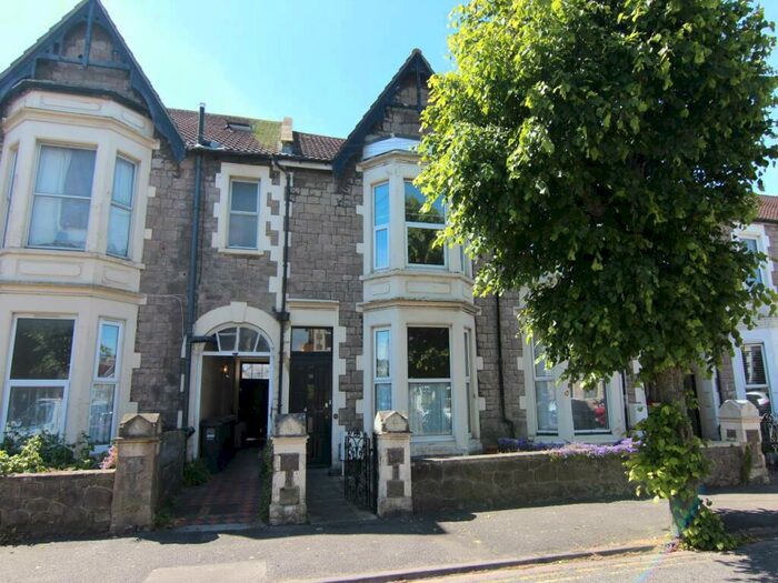 2 Bedroom Flat To Rent In Clevedon Road, Weston-super-Mare, North Somerset, BS23