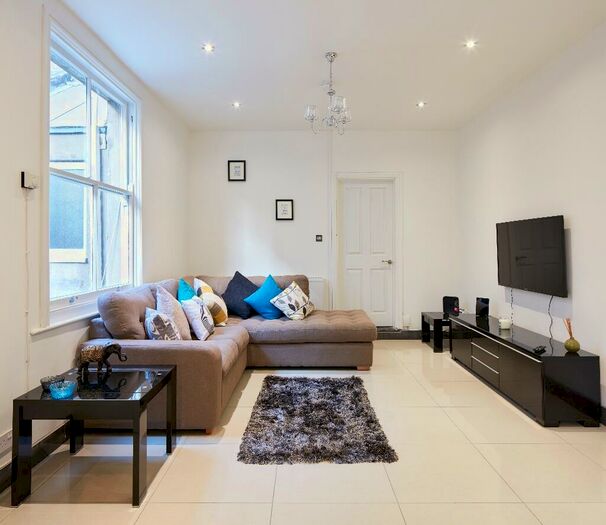 6 Bedroom Terraced House To Rent In Kelvin Road, Cardiff(City), CF23