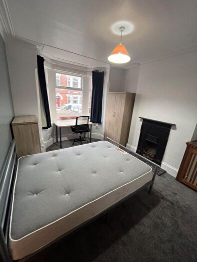 3 Bedroom House Of Multiple Occupation To Rent In Dunlop Avenue, Nottingham, NG7
