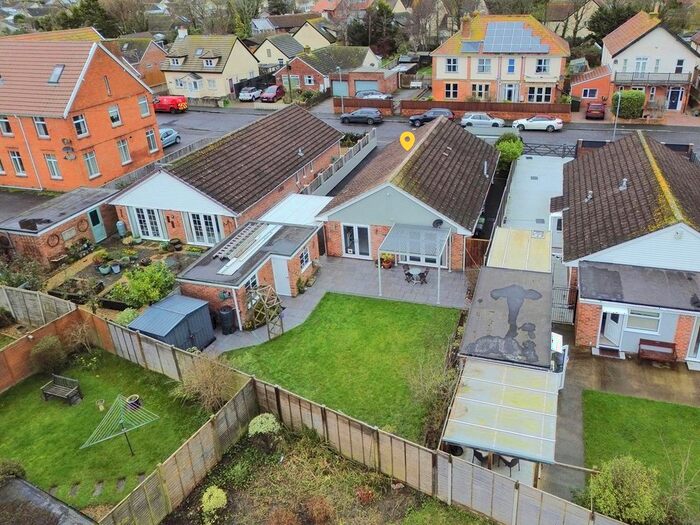 3 Bedroom Detached Bungalow For Sale In Golf Links Road, Burnham-On-Sea, TA8