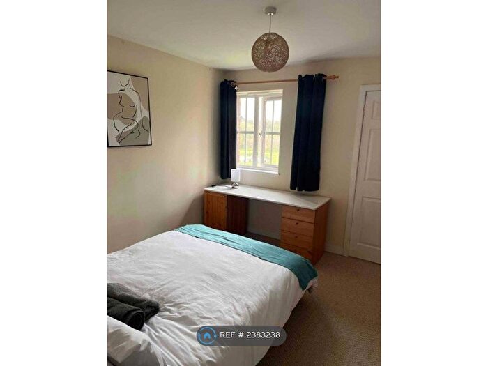 3 Bedroom Flat To Rent In Tansy Rise, Stoke-On-Trent, ST5