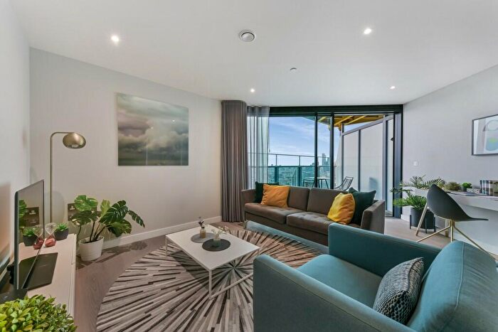 3 Bedroom Apartment To Rent In London, SW6