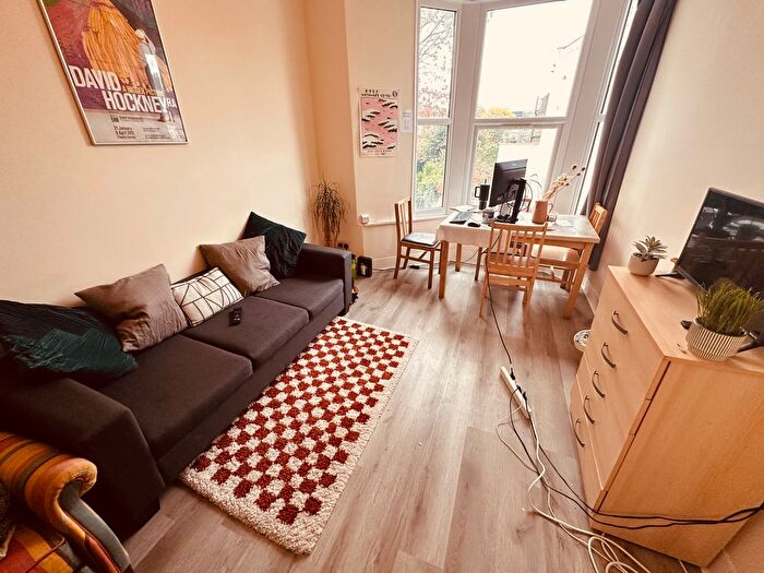 2 Bedroom Flat To Rent In Poets Road, London, N5