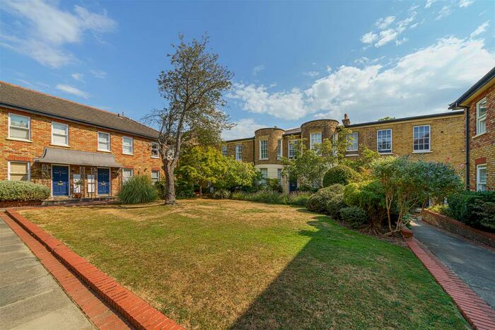 1 Bedroom Flat To Rent In Elderwood Place, West Norwood, SE27