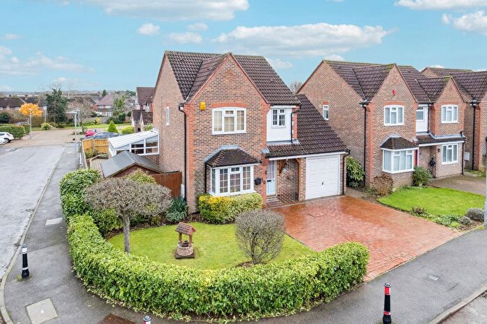 3 Bedroom Detached House For Sale In Williamson Way, Mill End, Rickmansworth, WD3