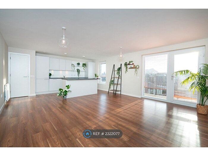 2 Bedroom Flat To Rent In Ropemaker Street, Edinburgh, EH6