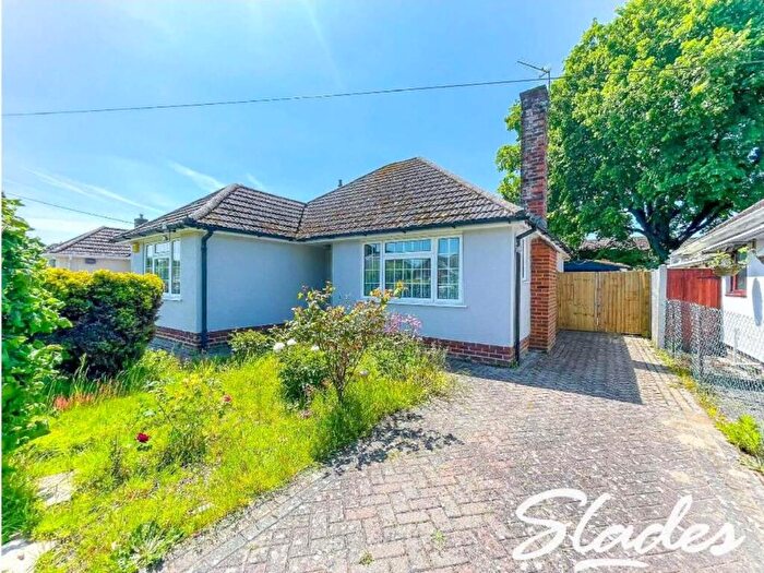 2 Bedroom Detached Bungalow To Rent In Croft Road, Mudeford, Christchurch, BH23