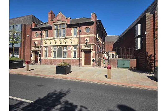 1 Bedroom Flat To Rent In High Street, Brierley Hill, Dudley, DY5