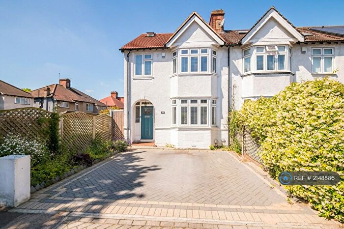 4 Bedroom End Of Terrace House To Rent In Manor Lane, London, SE12