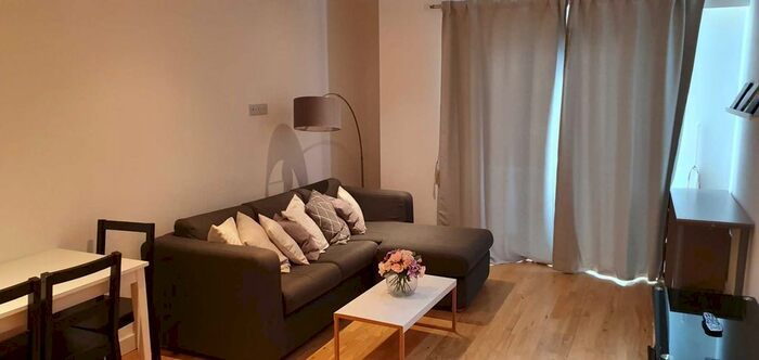 2 Bedroom Flat To Rent In Alexandra Tower, Liverpool, L3