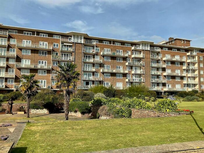 2 Bedroom Flat To Rent In The Gateway, Dover, CT16