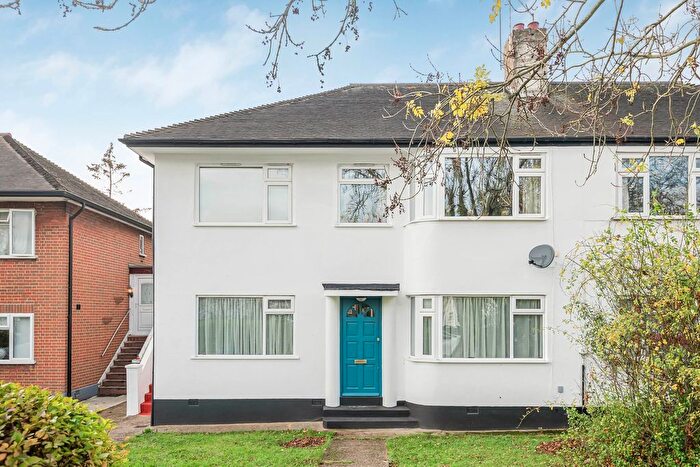 2 Bedroom Flat For Sale In Cavendish Avenue, West Ealing, W13