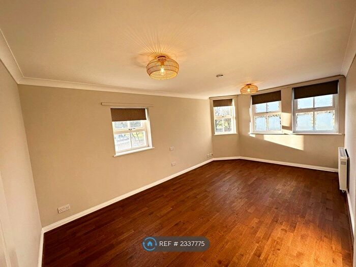 1 Bedroom Flat To Rent In Cadogan Terrace, London, E9