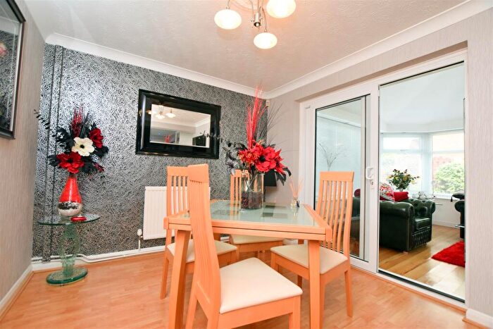 4 Bedroom Detached House For Sale In St. Dominics Way, Alkrington, Middleton, M24
