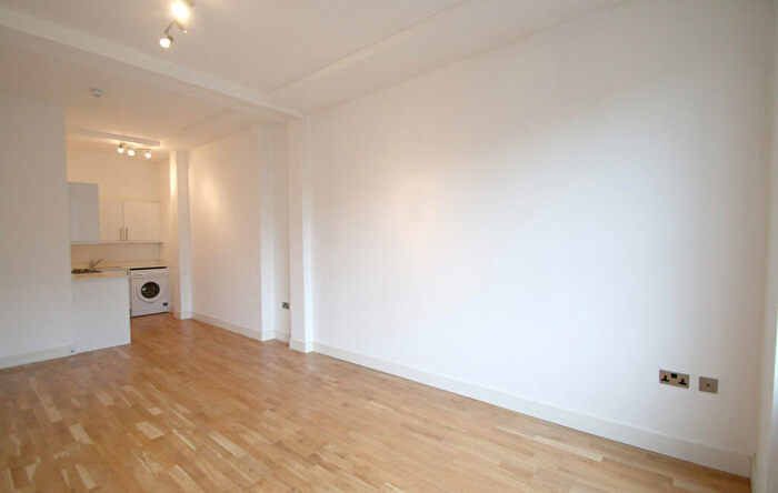 1 Bedroom Flat To Rent In A Kingsland Road, Flat, Hackney, E8