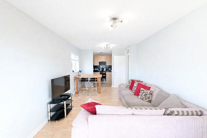 2 Bedroom Flat To Rent In Brent View Road, London, NW9