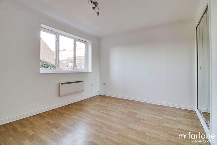 1 Bedroom Flat For Sale In Barnum Court, Swindon, SN2