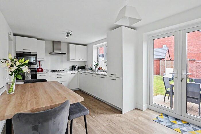 3 Bedroom Detached House For Sale In Shipley Close, Mapperley, Nottingham, NG3