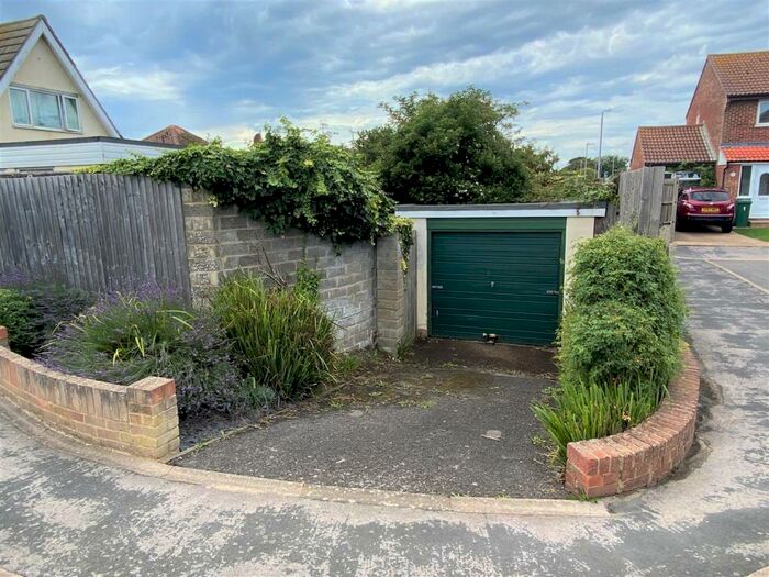 Garage / Parking To Rent In Arundel Road, Peacehaven, BN10