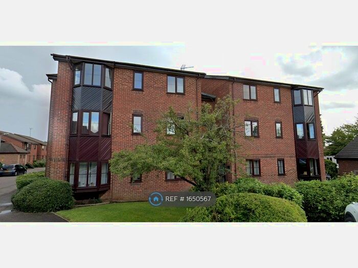 1 Bedroom Flat To Rent In Poets Chase, Aylesbury, HP21