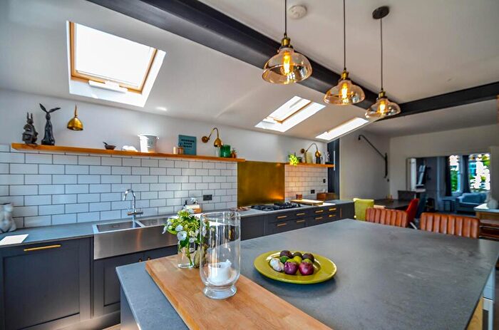 4 Bedroom House For Sale In Glen Road, Leigh-On-Sea, SS9