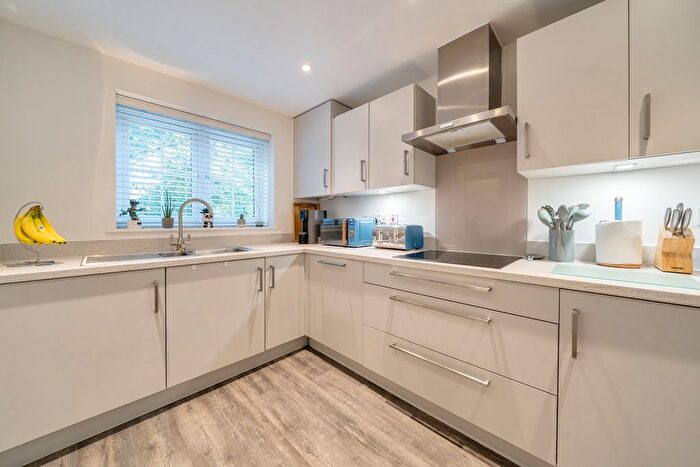 2 Bedroom End Of Terrace House For Sale In Bennetts Rest, Hook, RG27