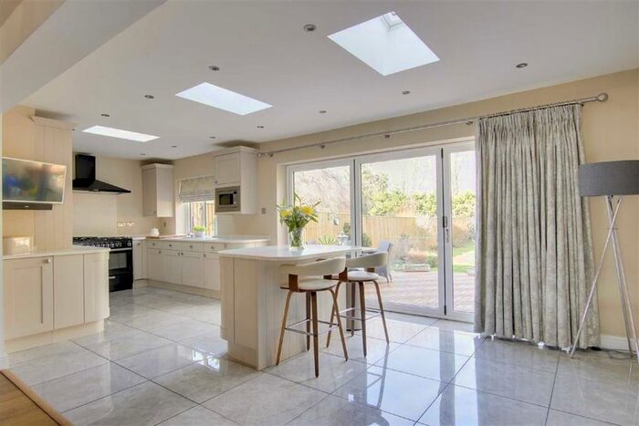 3 Bedroom Link Detached House To Rent In Newport Road, New Bradwell, Milton Keynes, MK13