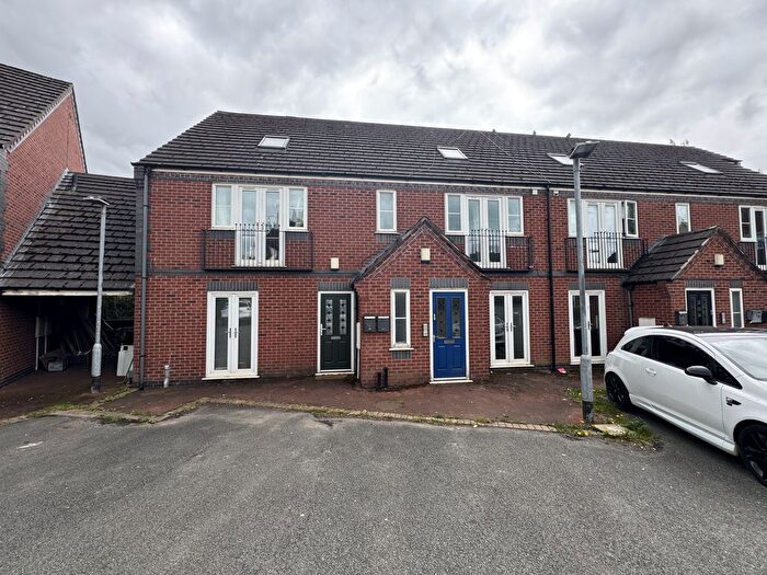 2 Bedroom Flat For Sale In The Courtyard, Beasley Avenue, Newcastle Under Lyme, Staffordshire, ST5