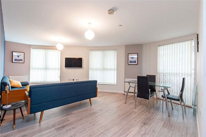 2 Bedroom Flat To Rent In Queensland Road, London, N7