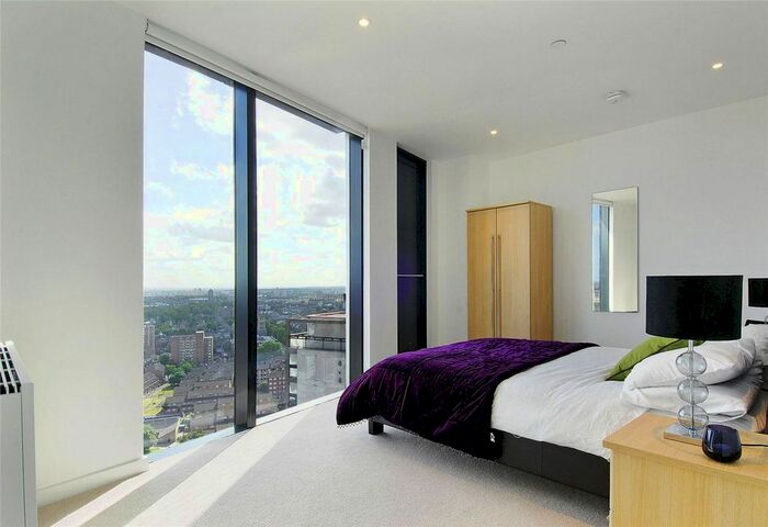 2 Bedroom Flat To Rent In Walworth Road, Elephant And Castle, London, SE1