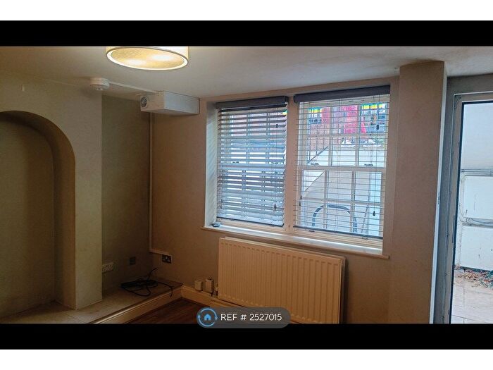 Studio To Rent In Howard Street, Reading, RG1