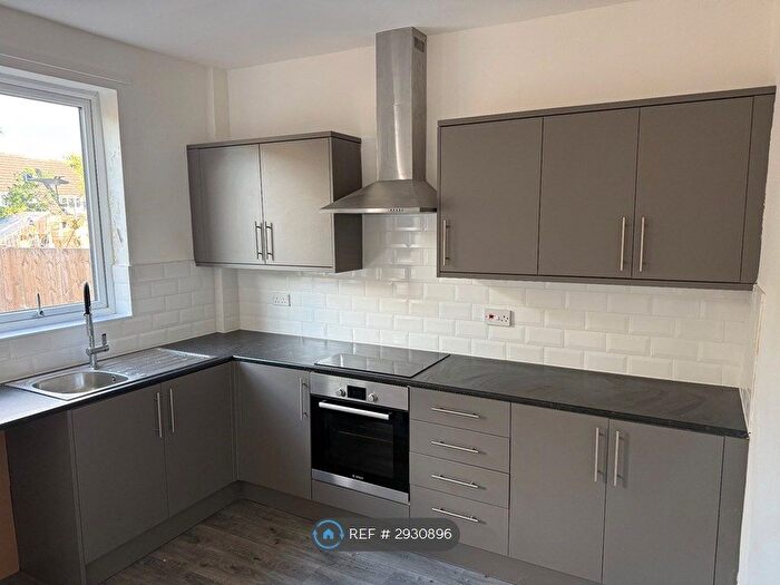 3 Bedroom Terraced House To Rent In Milgate St, Barnsley, S71