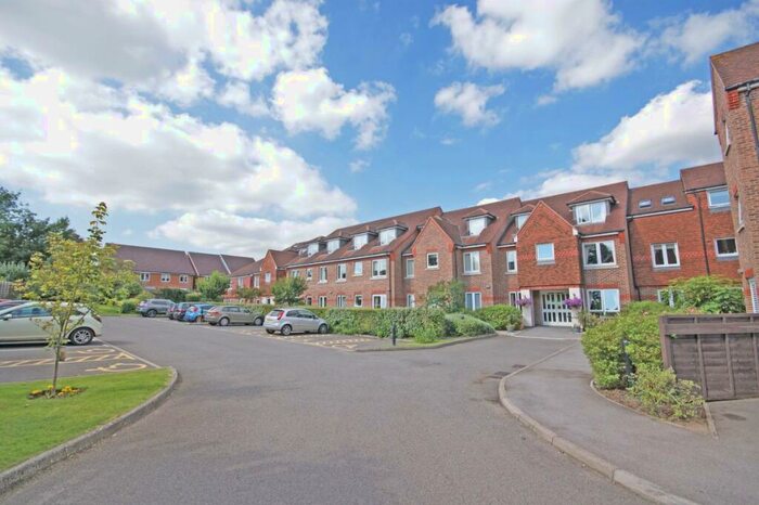1 Bedroom Apartment To Rent In London Road, Redhill, RH1