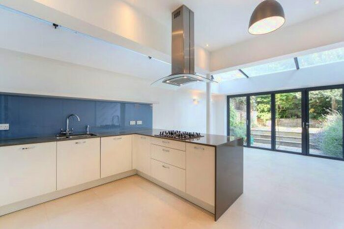 4 Bedroom Property To Rent In Cresford Road, Fulham, SW6