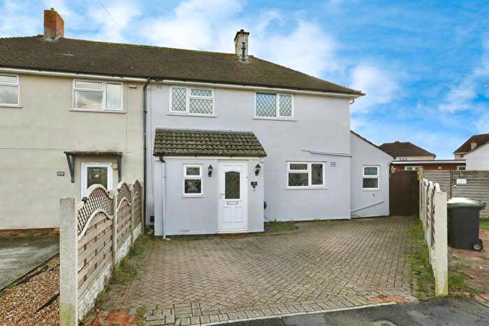 3 Bedroom Semi Detached House For Sale In Stoners Close, Gosport, PO13