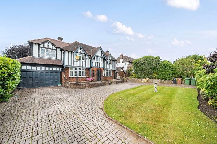 6 Bedroom Detached House To Rent In Ewell Downs Road, Epsom, KT17