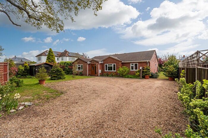 3 Bedroom Detached Bungalow For Sale In Brook Lane, Warsash, SO31